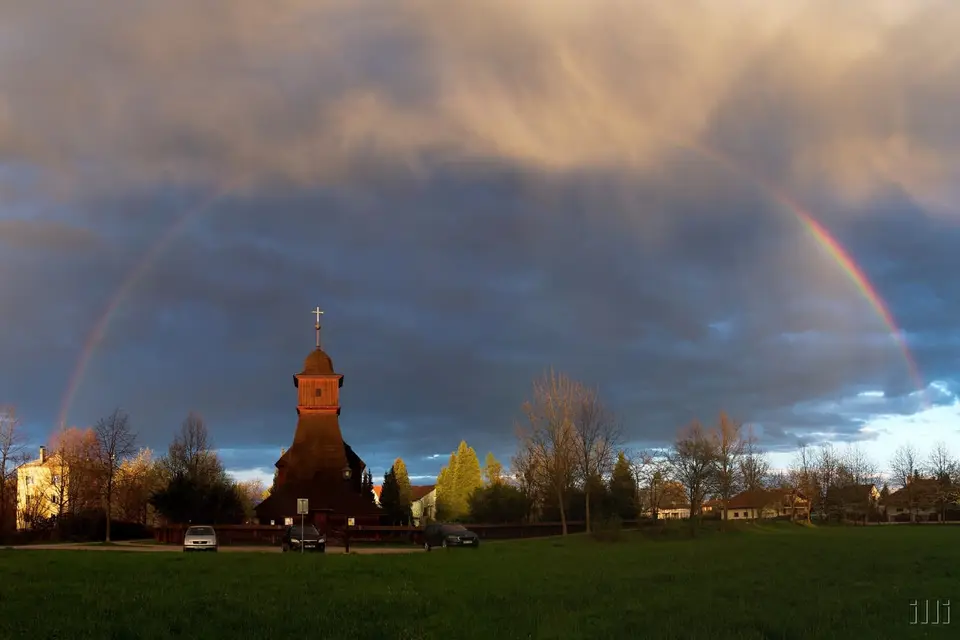 Aprílová duha nad kostelíkem 2024
