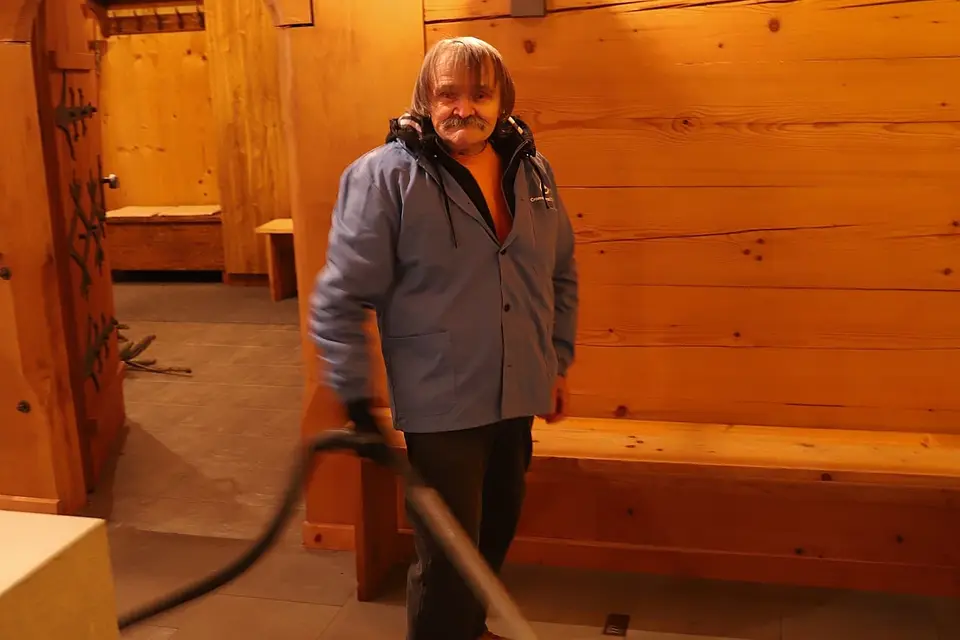 Příprava kostela na Vánoce 2020