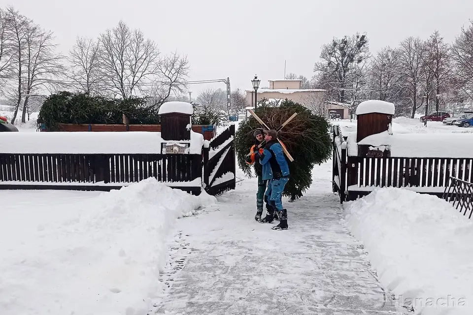 Příprava kostela na Vánoce 2022